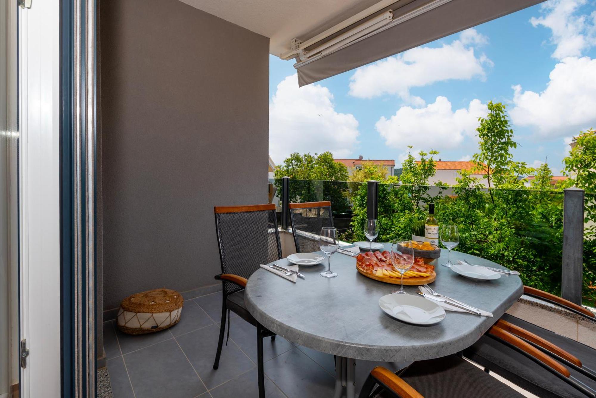 First Choice Apartment Rogoznica โรกอซนิซา ภายนอก รูปภาพ